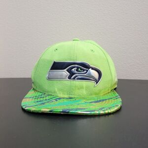 New Era Seattle Seahawks 9FIFTY Green Shiny Camo Snapback Trucker‎ Hat Rare